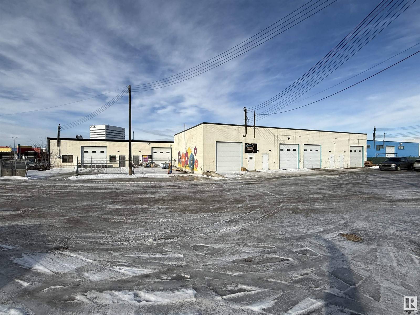 Edmonton, AB T6H2H3,5607 GATEWAY BV NW
