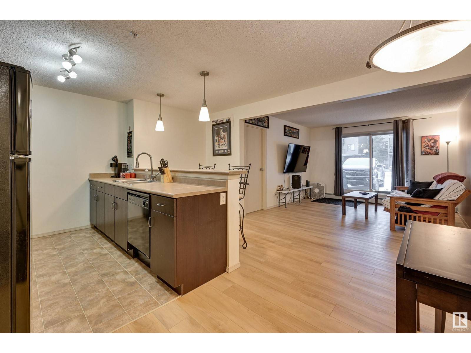 Edmonton, AB T5A0E9,#110 1188 HYNDMAN RD NW
