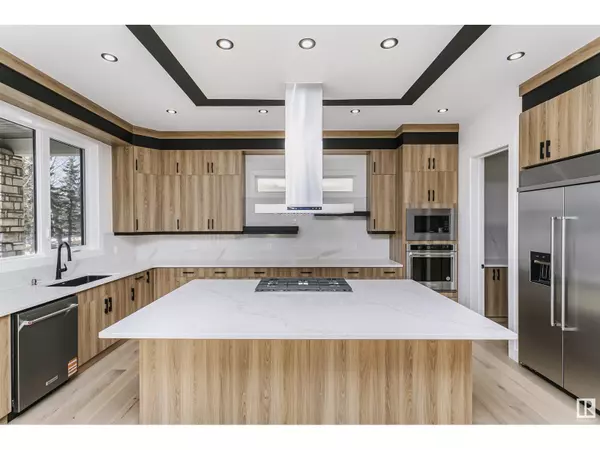 Edmonton, AB T6W4A7,4690 Chegwin Wynd SW SW