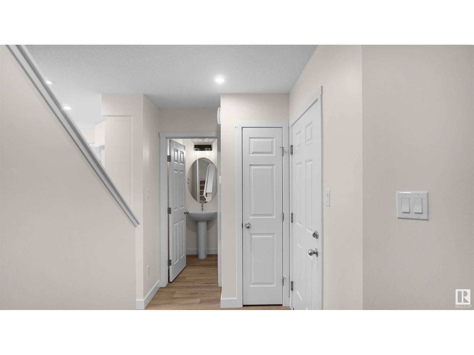 Edmonton, AB T6M3B5,19020 29 AV NW