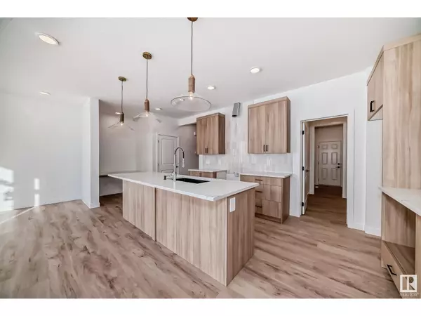 Edmonton, AB T6W5S2,8215 Kiriak LO SW