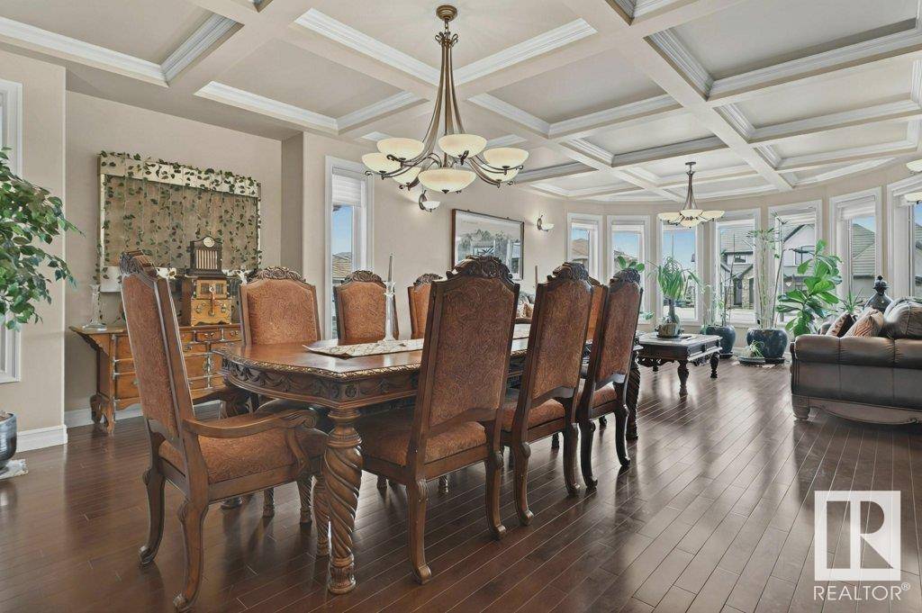 Edmonton, AB T6R3G5,4835 MACTAGGART CREST CT NW