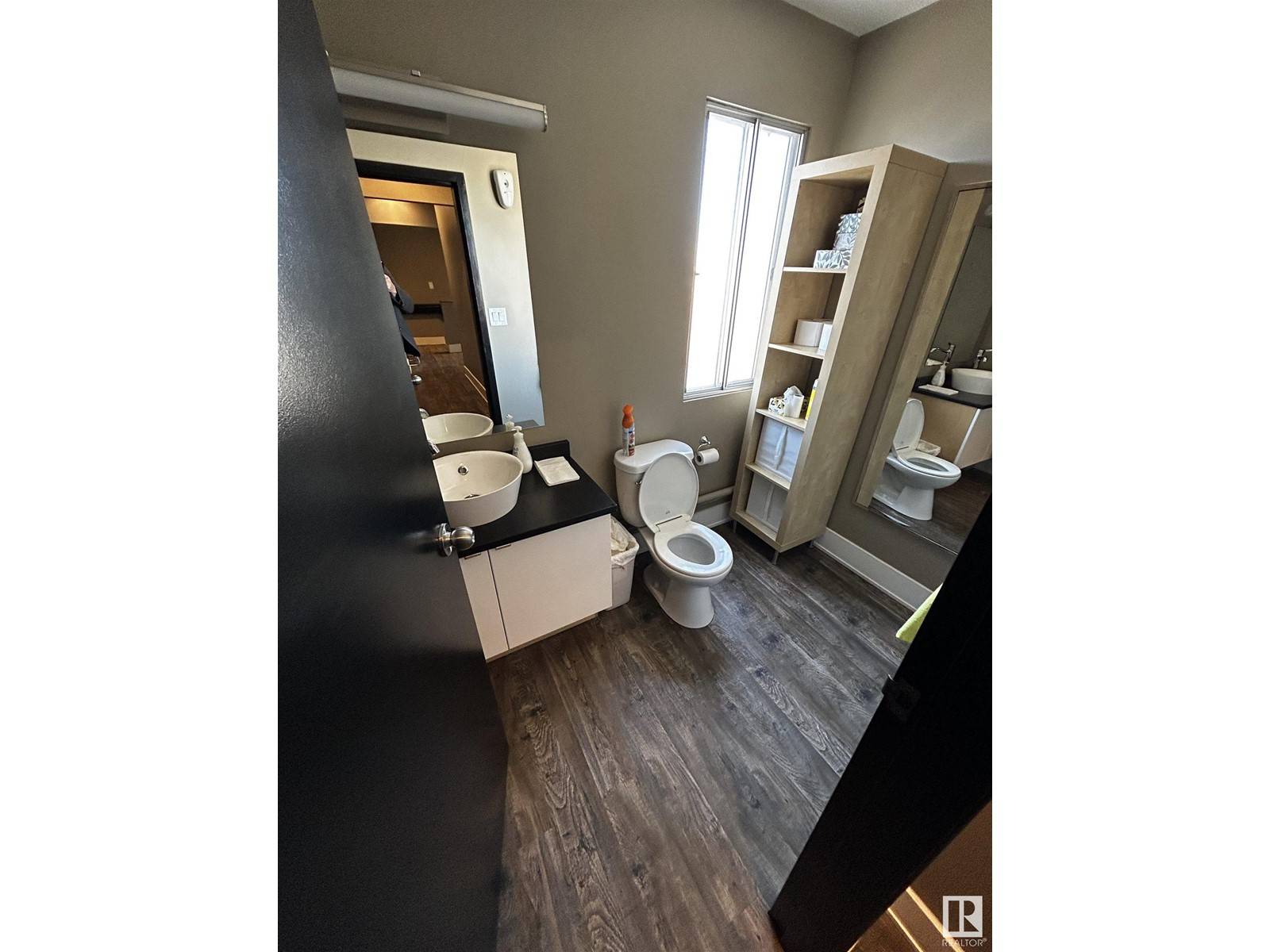 Edmonton, AB T6H1H1,10351 10353 60 AV NW