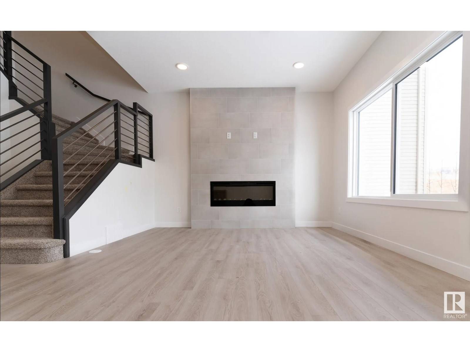 Edmonton, AB T6W4L1,2321 158A ST SW