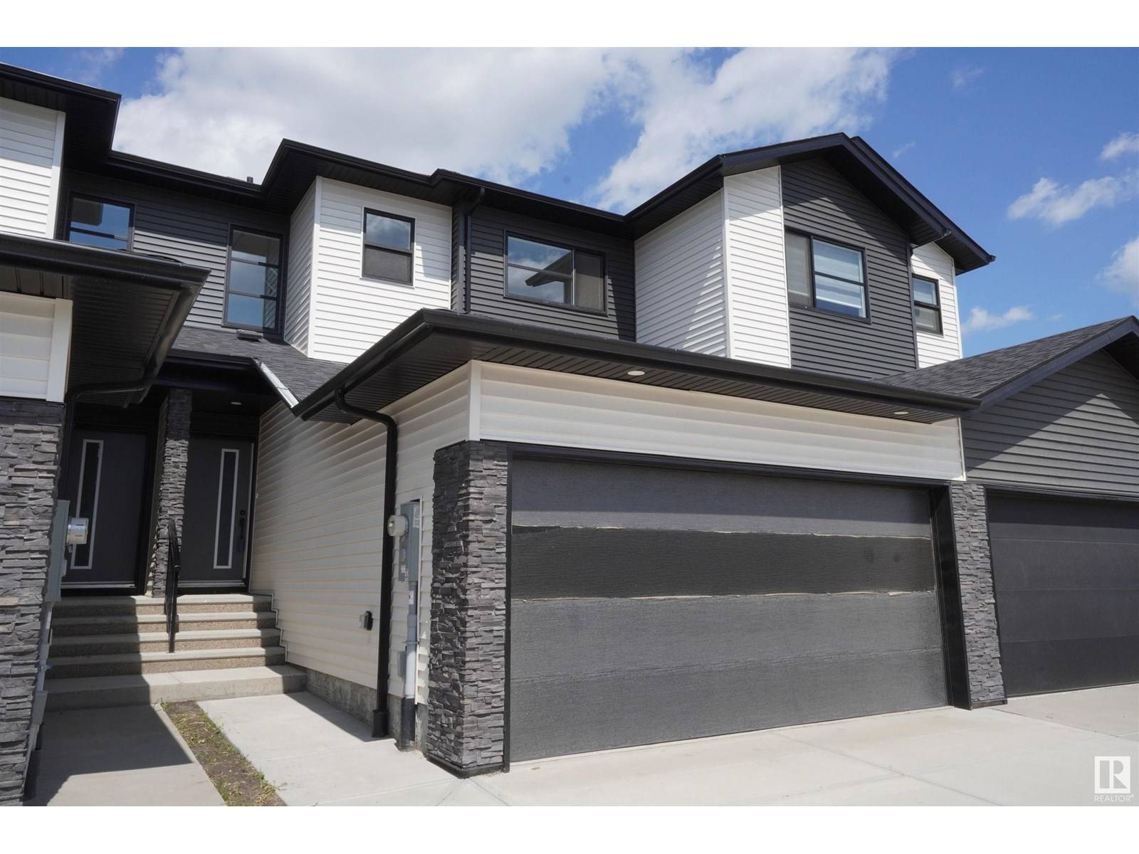 7718 174A AV NW, Edmonton, AB T5Z0W5