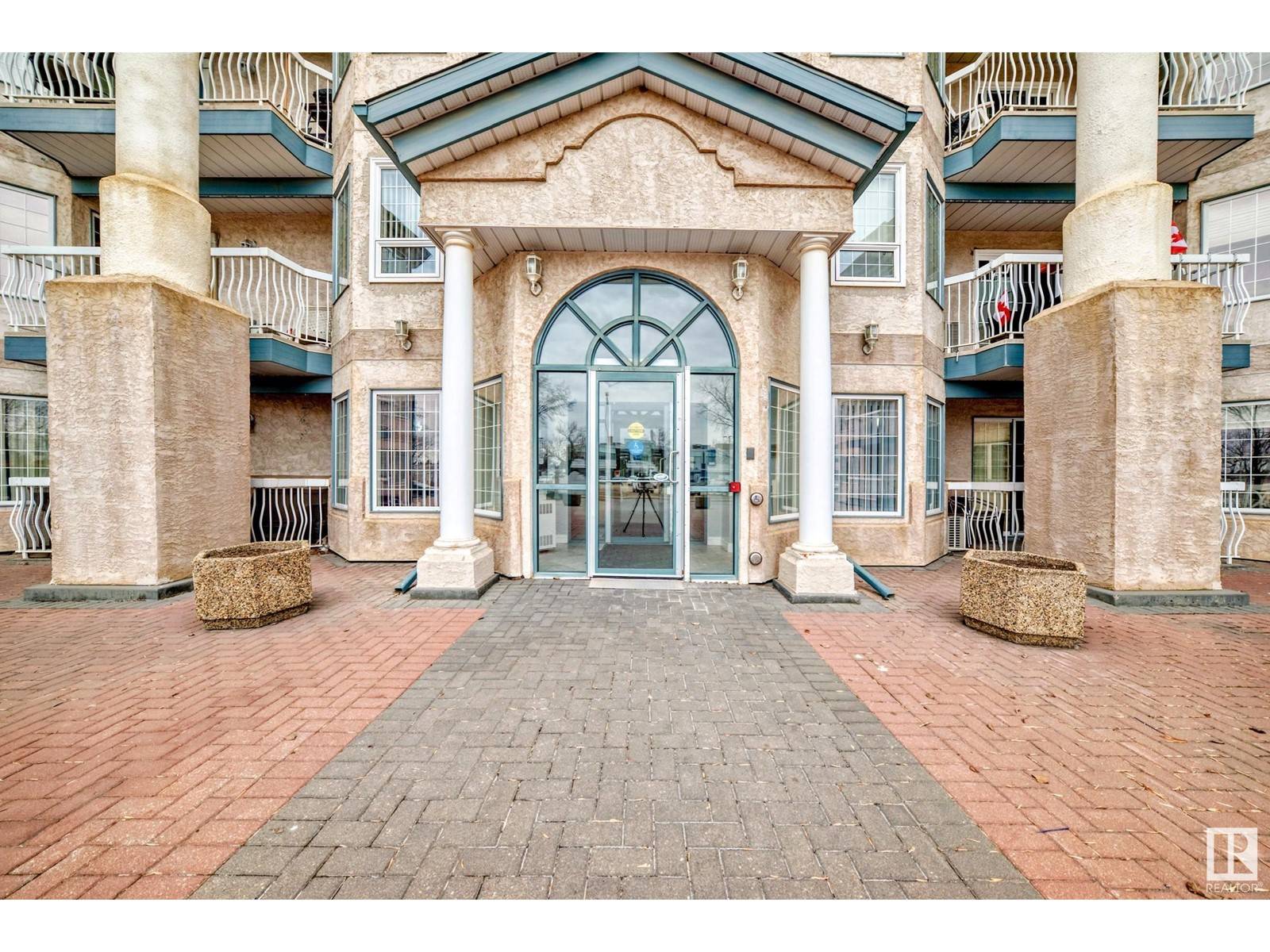 #302 13450 114 AV NW, Edmonton, AB T5M4C4
