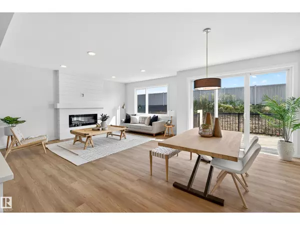 Edmonton, AB T6M2C4,20711 24 AV NW