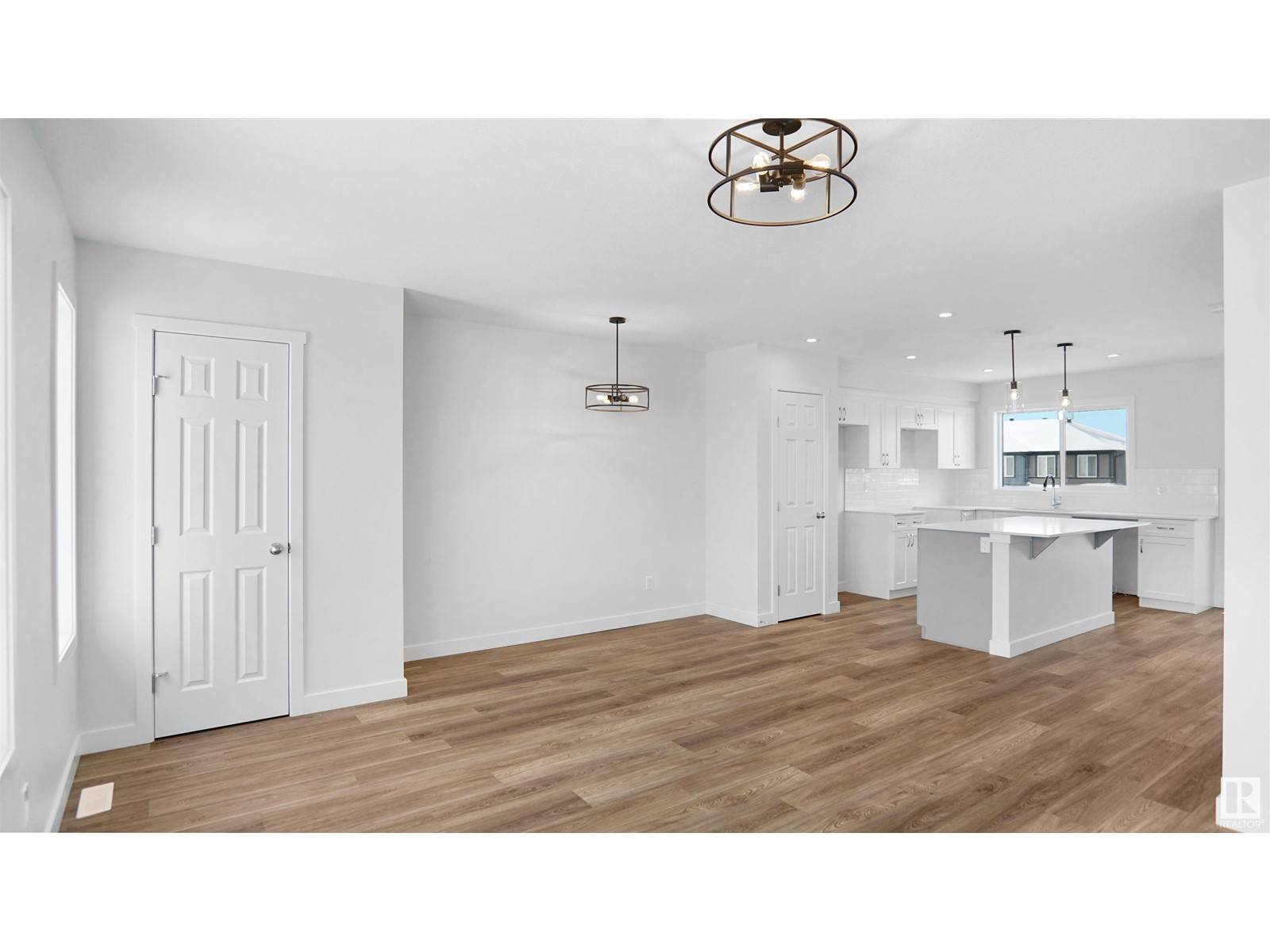 934 19 AV NW, Edmonton, AB T6T1J1