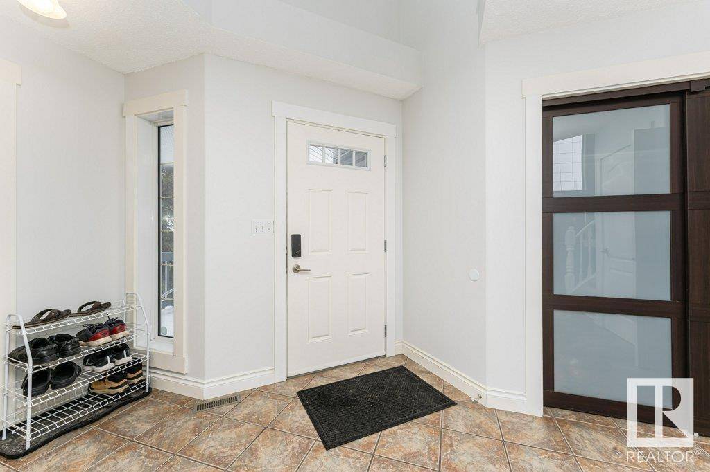 St. Albert, AB T8N6H8,11 OAKRIDGE DR N