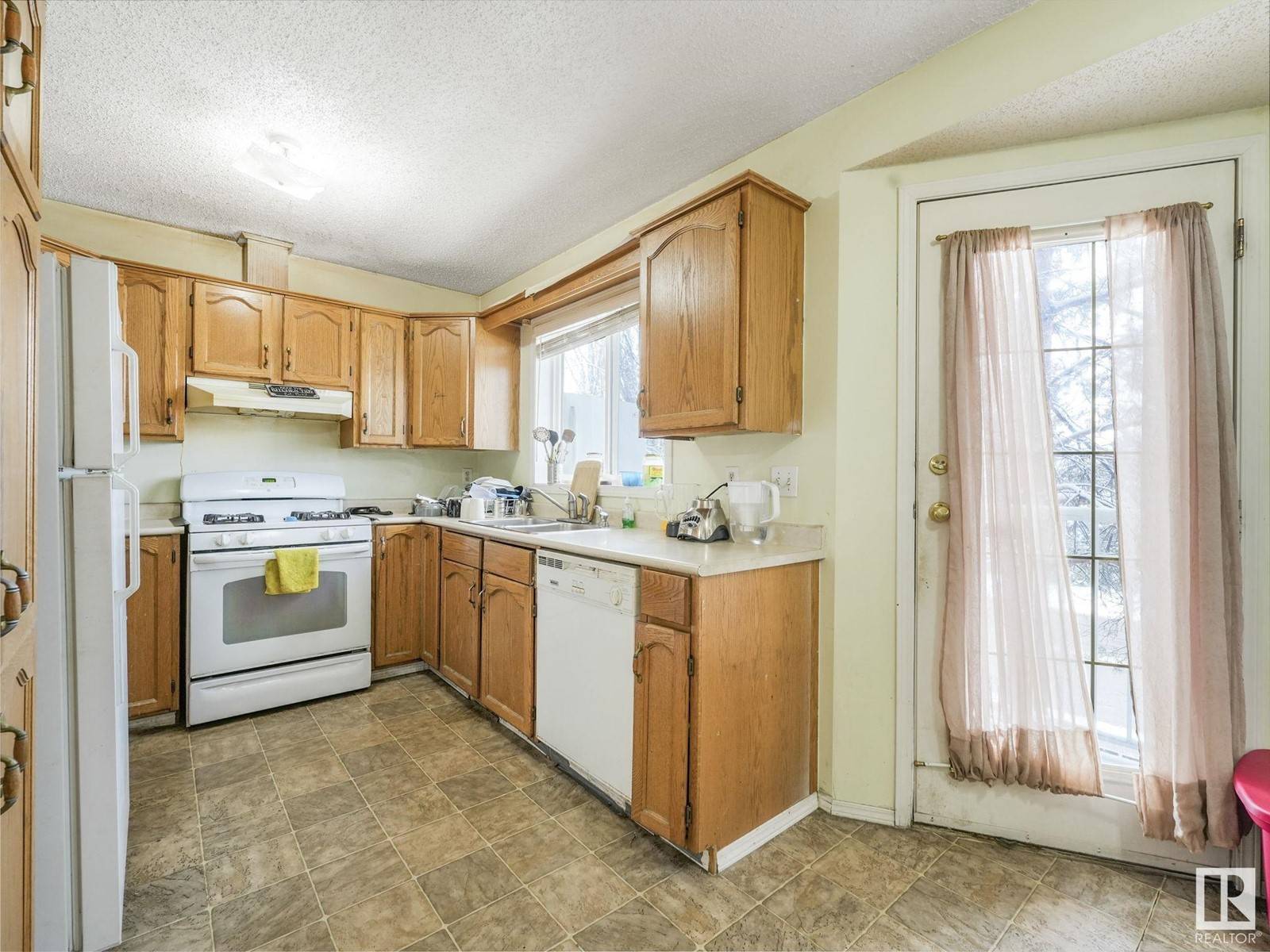 Edmonton, AB T6L7E9,4250 29 AV NW NW