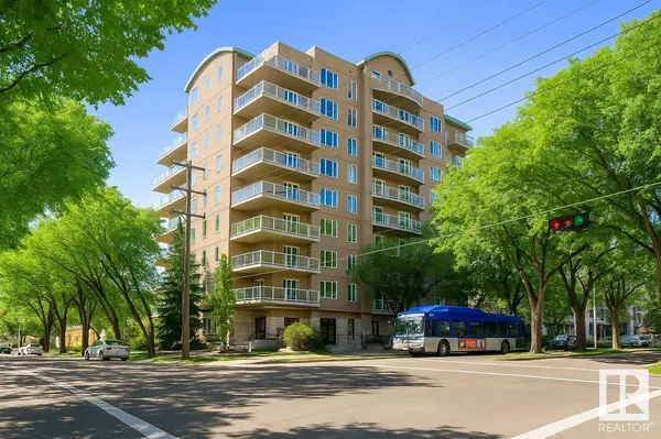 #203 11111 82 AV NW, Edmonton, AB T6G0T3