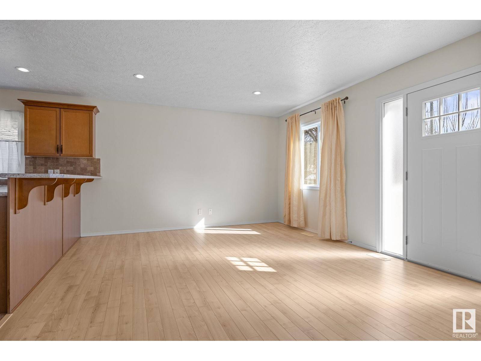 Edmonton, AB T5G0T6,9530 122 AV NW