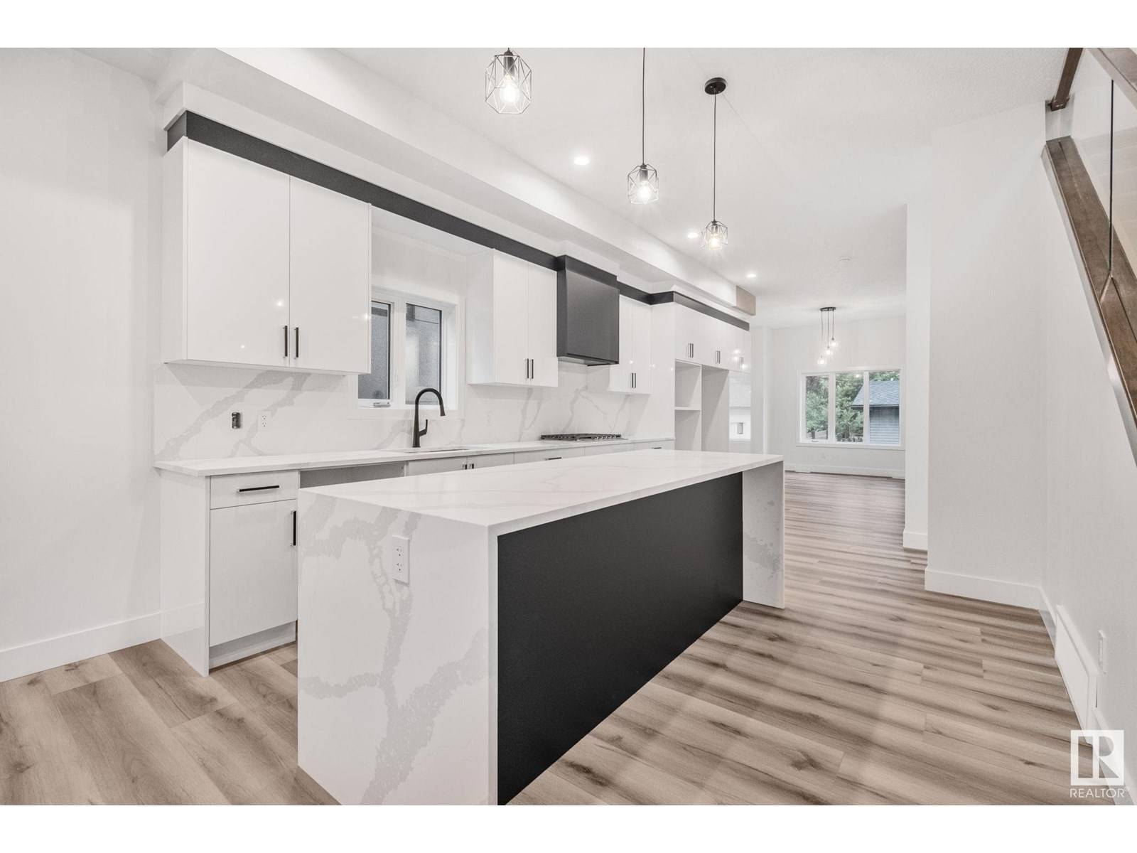 Edmonton, AB T5M0W6,11032 128 ST NW NW