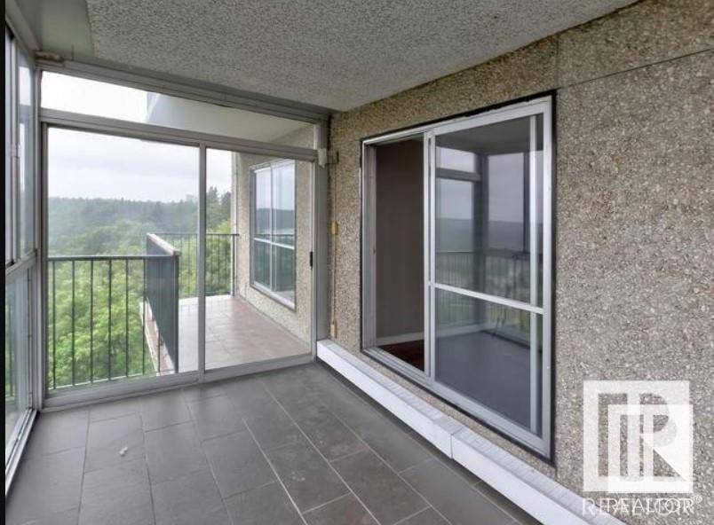 Edmonton, AB T5N3K6,#401 12331 JASPER AV NW