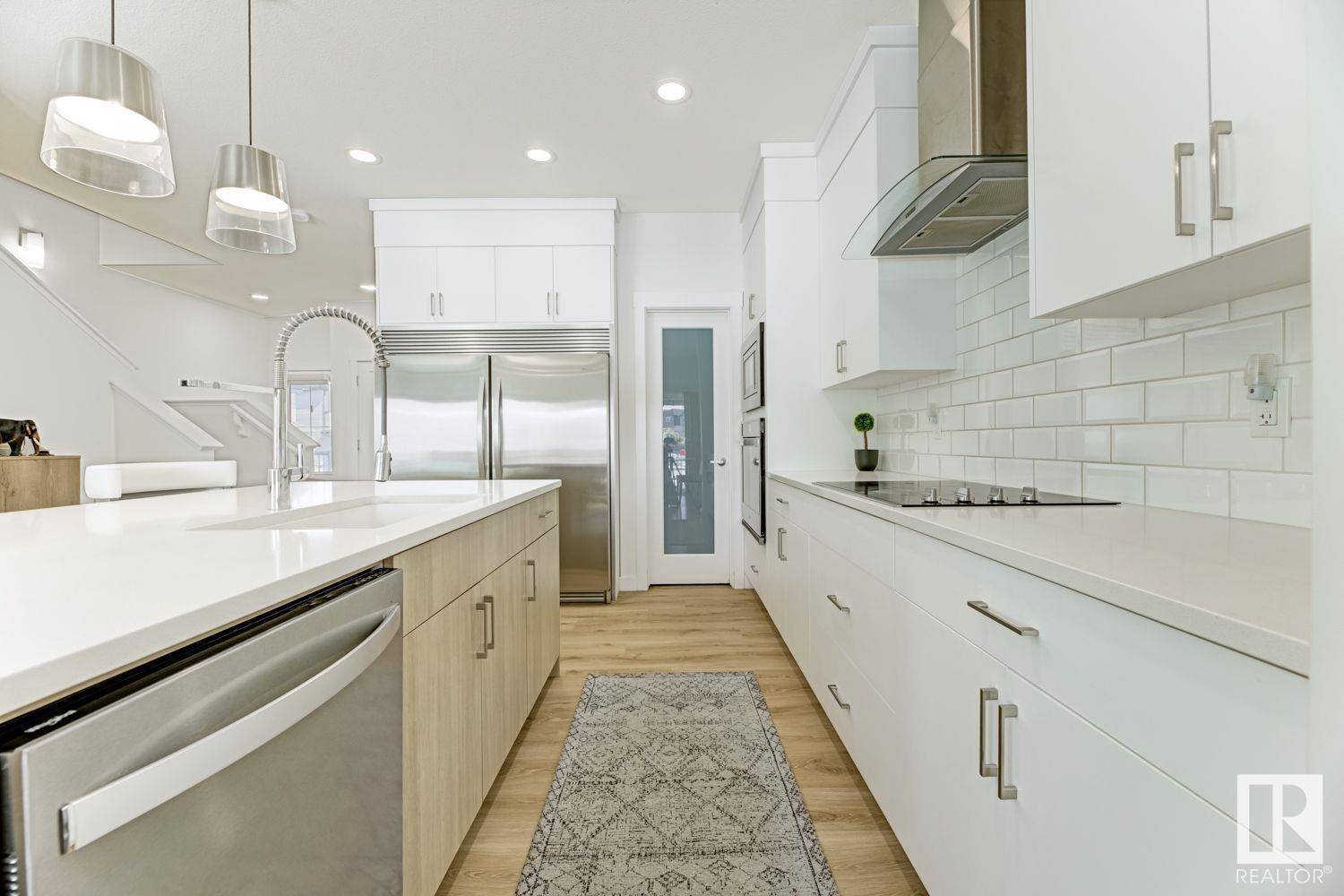 Edmonton, AB T5Y4E4,17024 45 ST NW