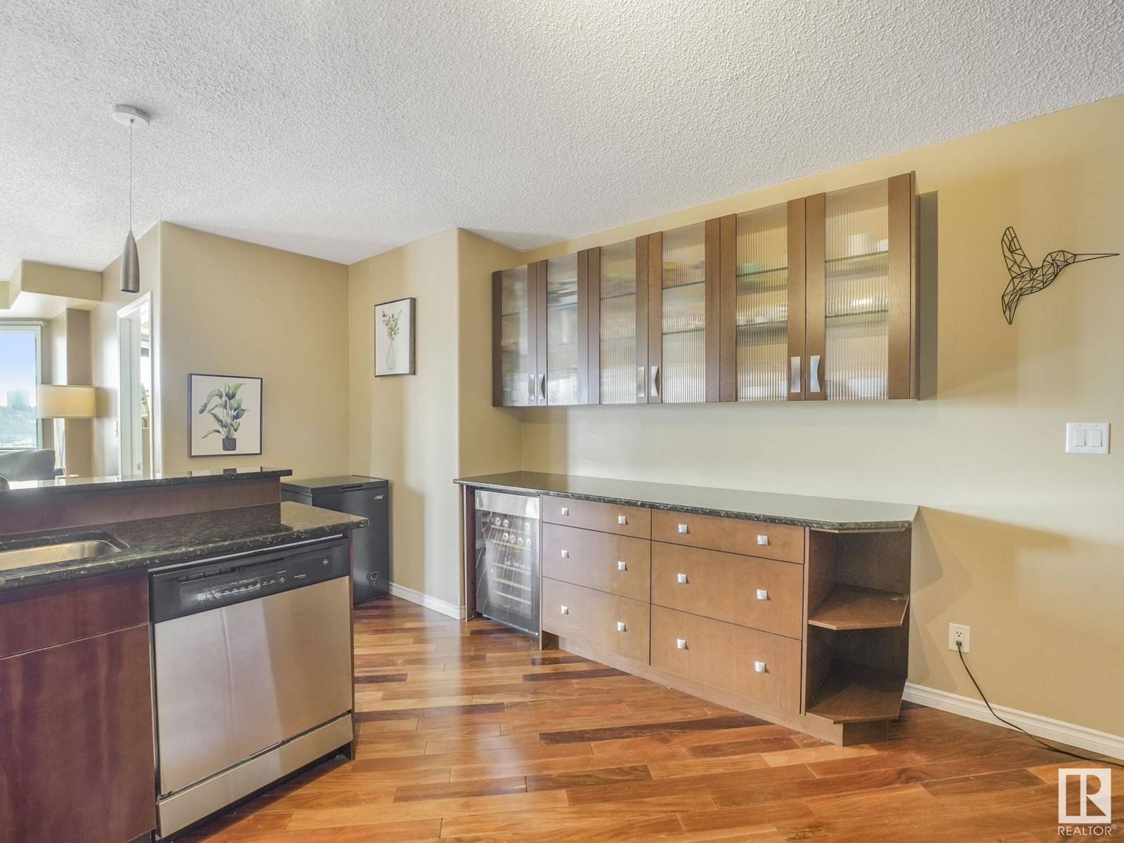 Edmonton, AB T5K0B7,#404 9707 106 ST NW