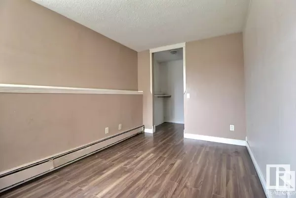 Edmonton, AB T5Y2G4,#108 14908 26 ST NW