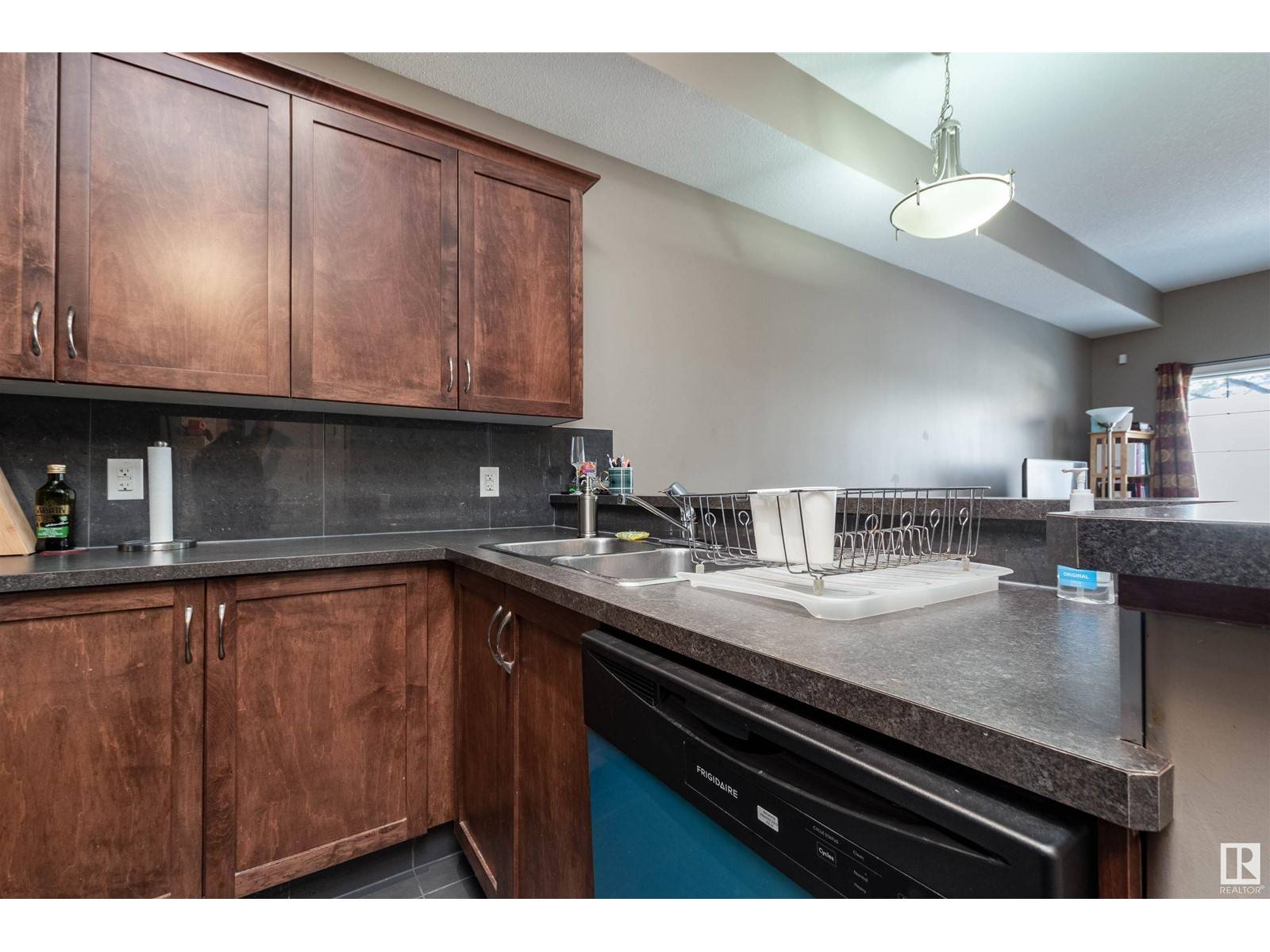 Edmonton, AB T6H3J8,#103 6720 112 ST NW