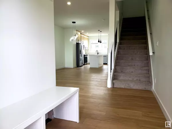Edmonton, AB T6X1A7,120 28 ST SW