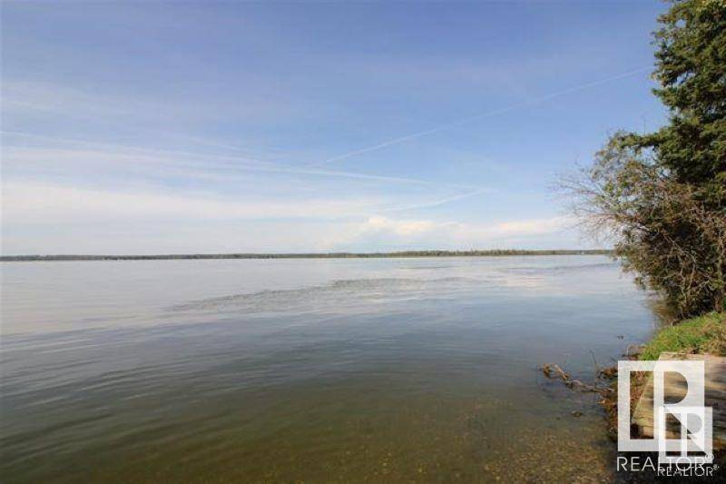 Rural Lac Ste. Anne County, AB T0E1H0,1 POPPY PL