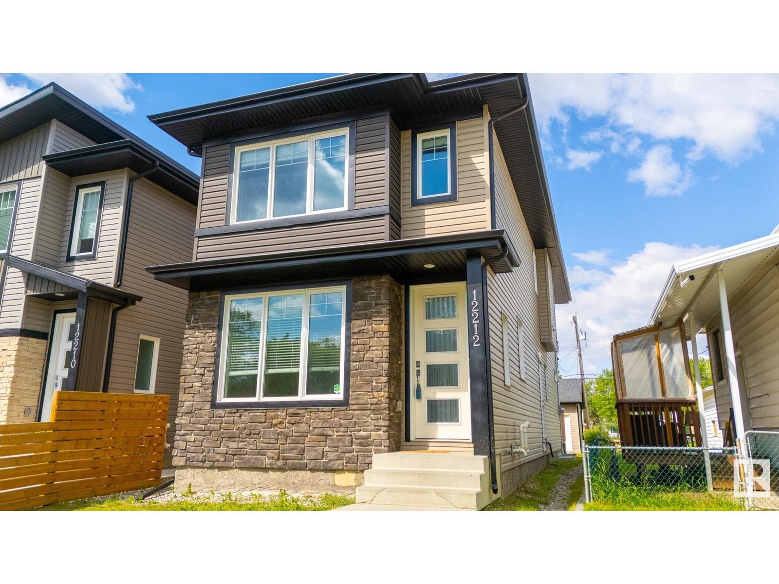 Edmonton, AB T5R3G8,12212 124 ST NW