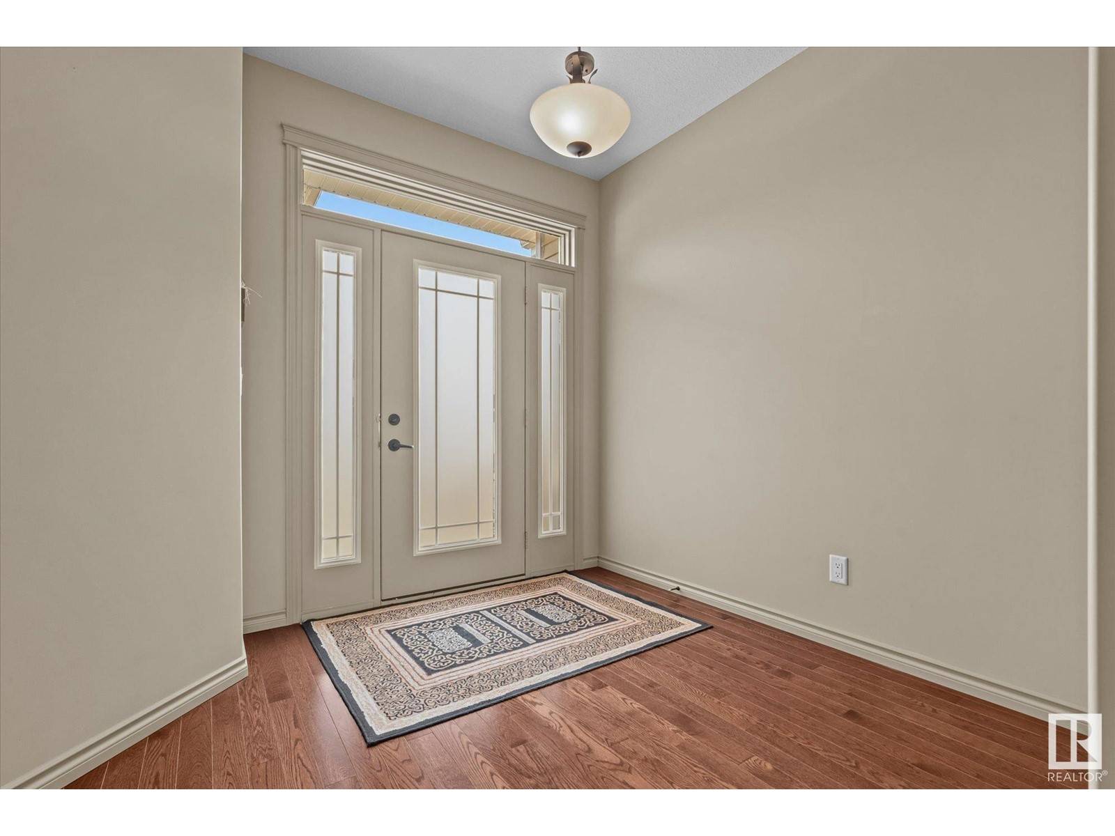 Edmonton, AB T6M0G2,4812 212 ST NW