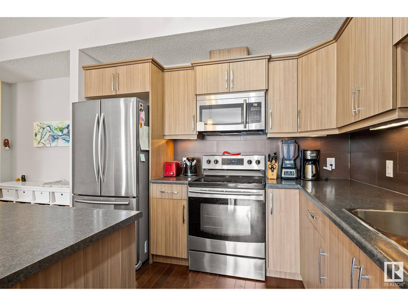 Edmonton, AB T5N1N9,#202 10523 123 ST NW