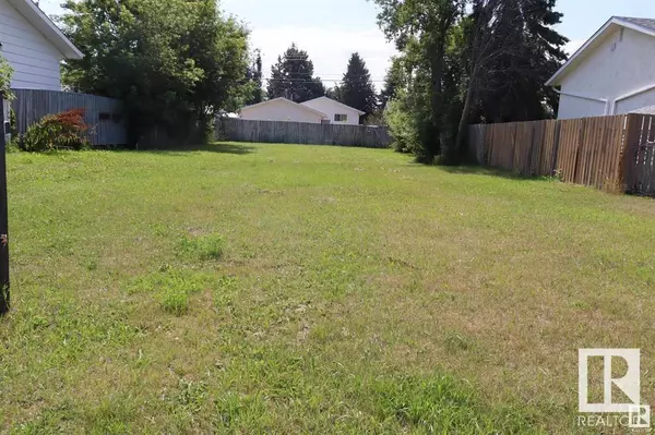 4517 47 ave, Wetaskiwin, AB T9A0J1