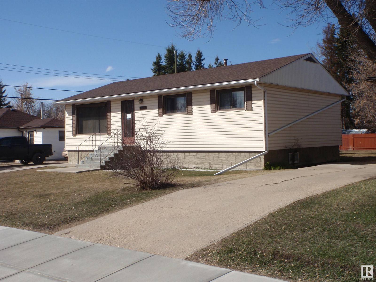 Barrhead, AB T7N1H4,4712 51 AV