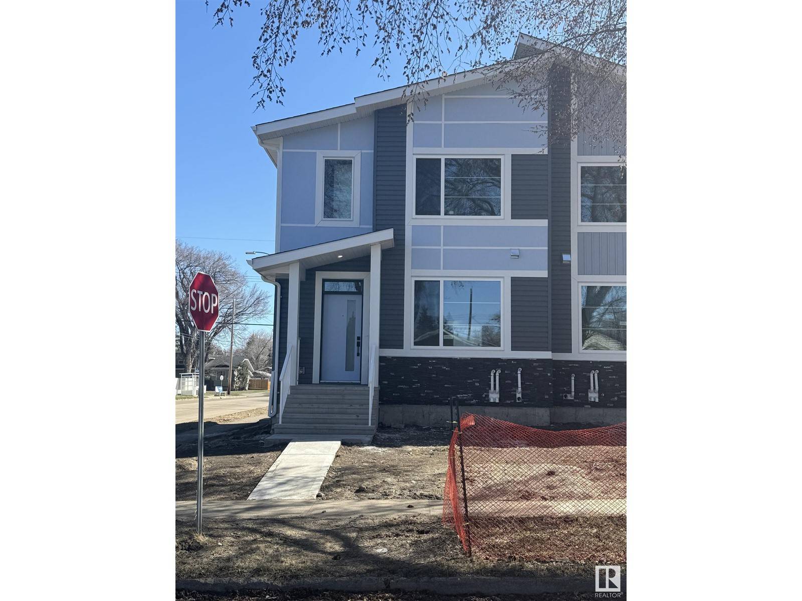 12039 41 ST NW, Edmonton, AB T5W2M3