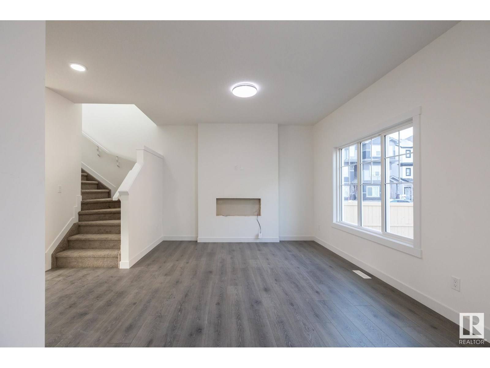 Edmonton, AB T6X3C5,4709 HAWTHORN LN SW