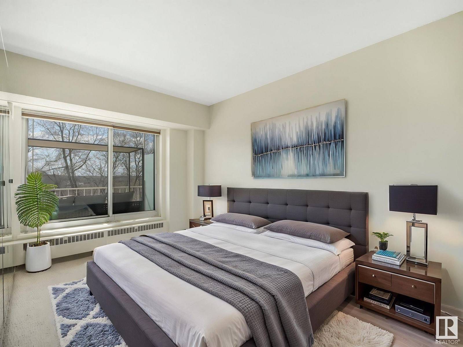 Edmonton, AB T5N3K2,#102 12207 Jasper AV NW