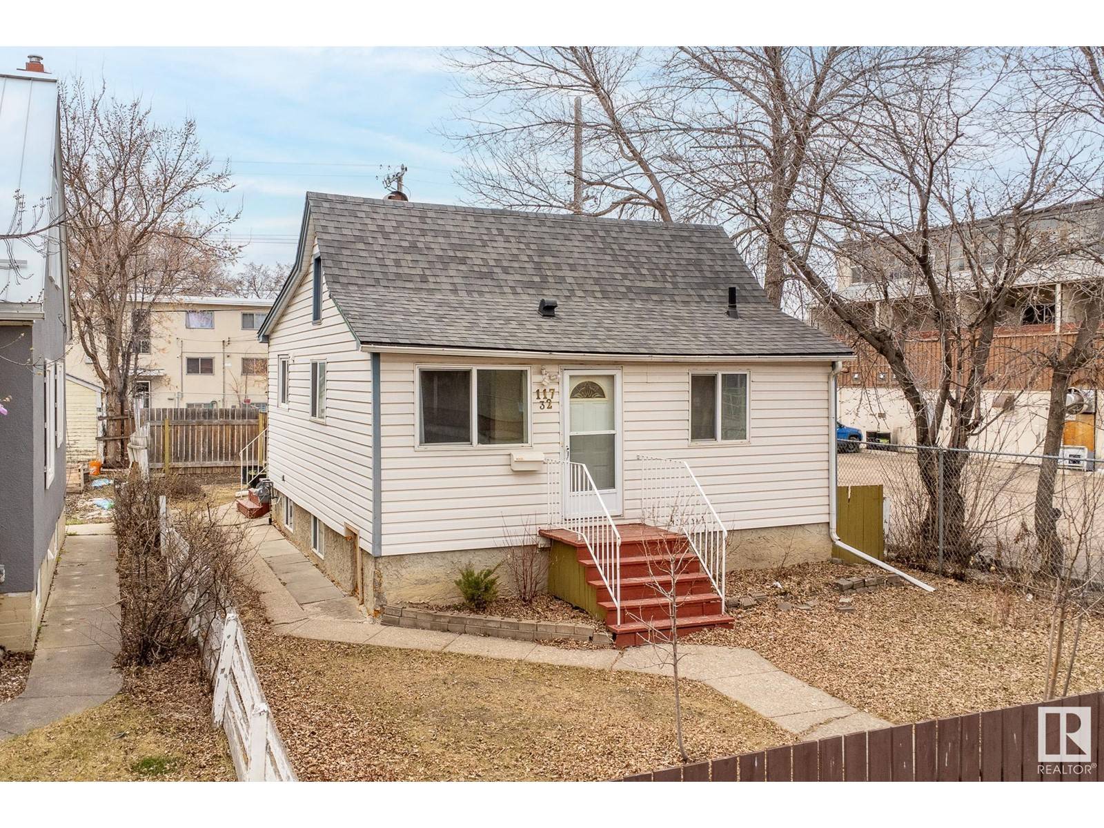11732 89 ST NW, Edmonton, AB T5B3V5
