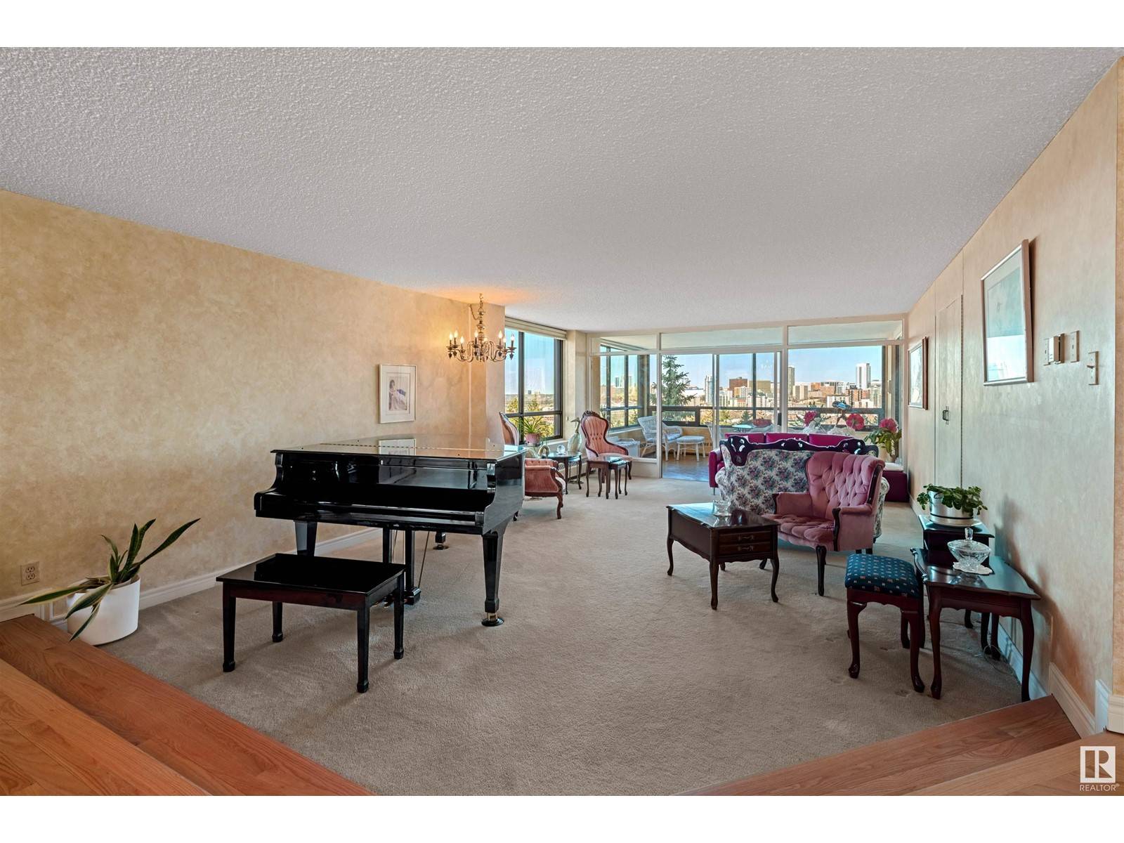 Edmonton, AB T6E5J9,#403 9929 SASKATCHEWAN DR NW