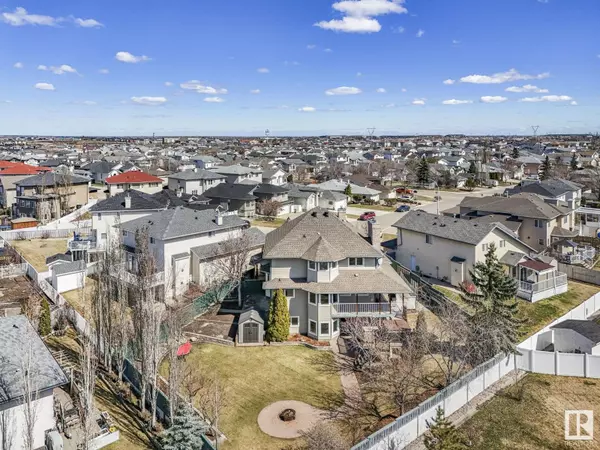 Edmonton, AB T5Z3B2,6923 162 AV NW