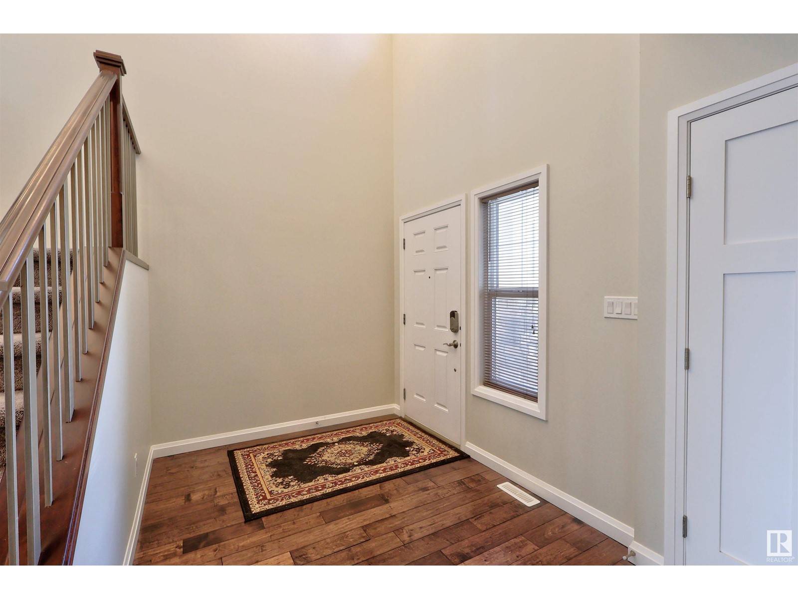 Edmonton, AB T6W2V3,3205 Abbott CR SW