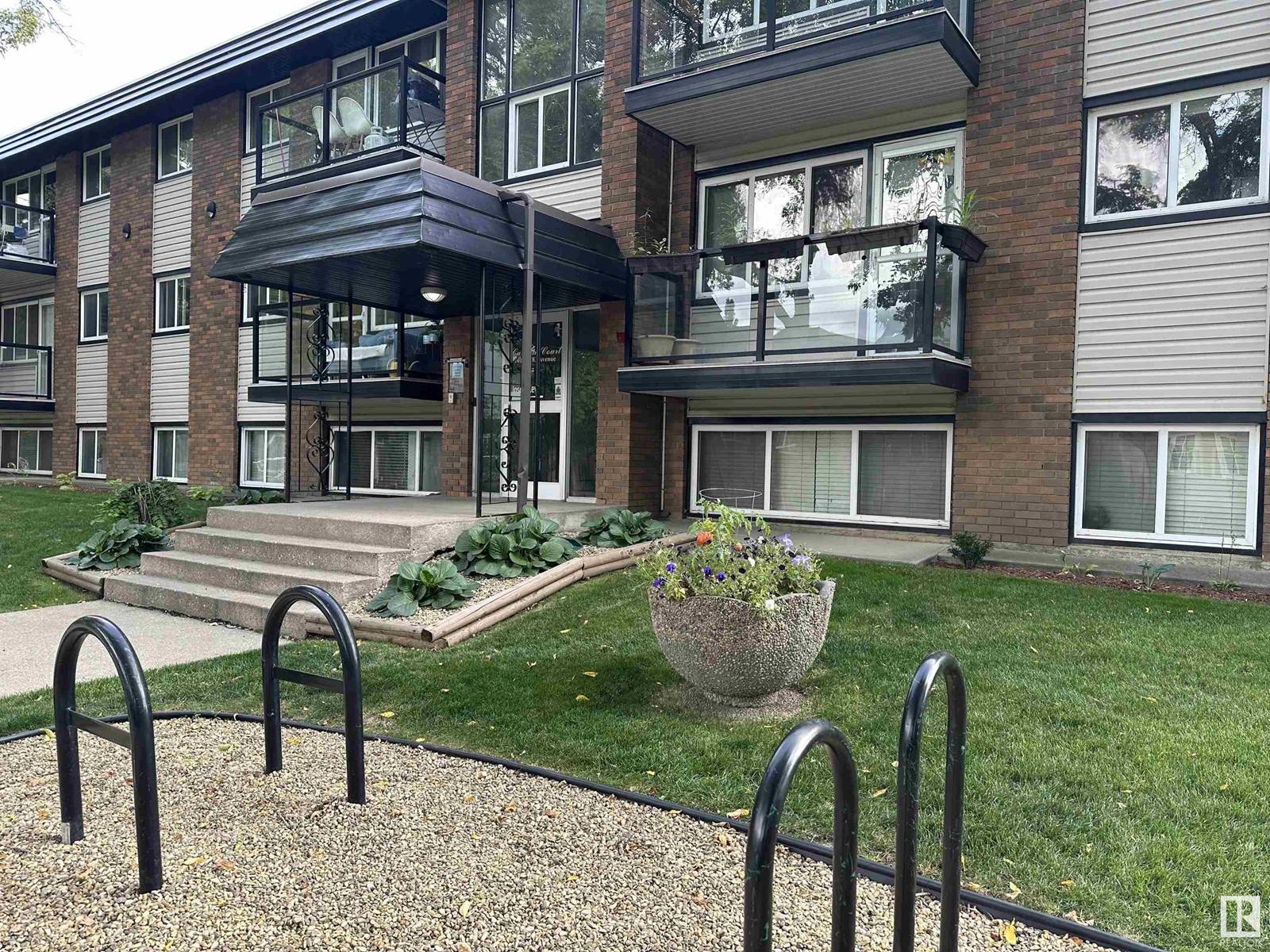 Edmonton, AB T6E2C5,#106 10125 83 AV NW NW