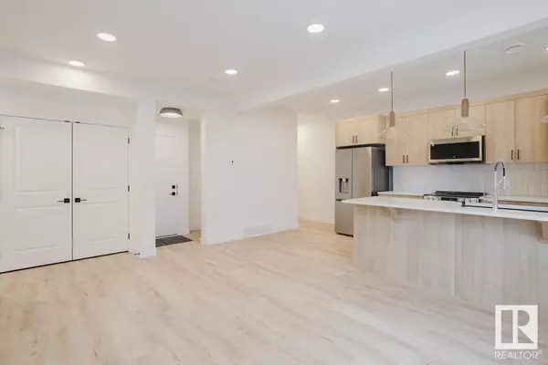 Edmonton, AB T6W5C6,#17 16231 19 AV SW