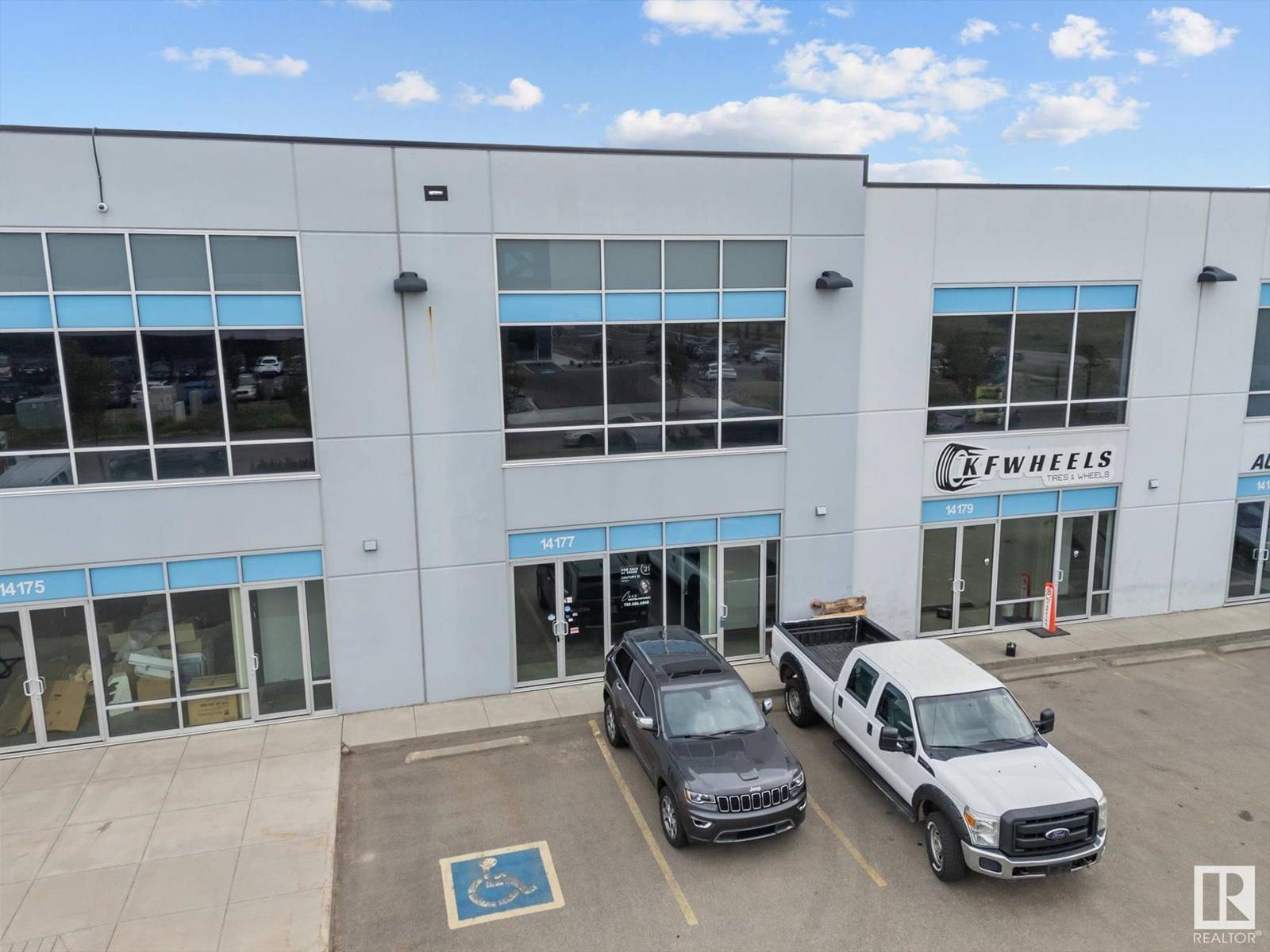 Edmonton, AB T6V0M7,14177 162 AV NW