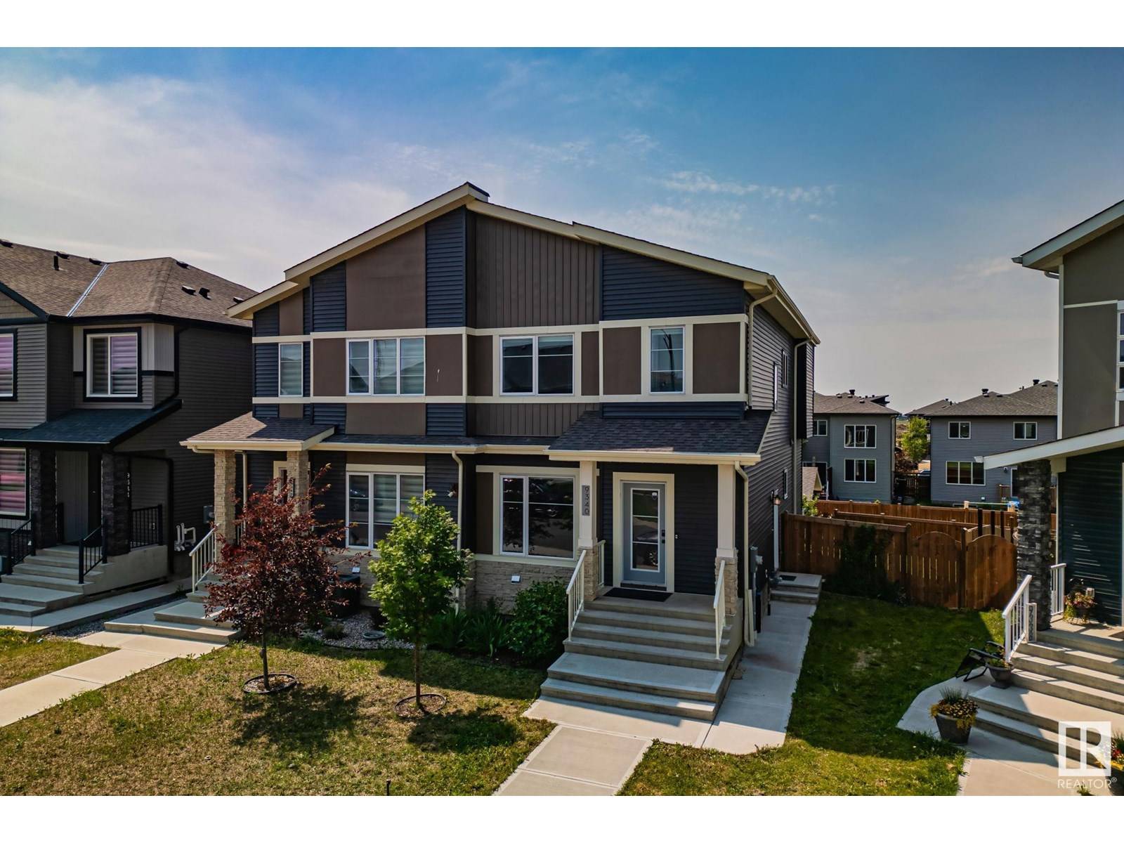 9340 PEAR LI SW, Edmonton, AB T6X2V9