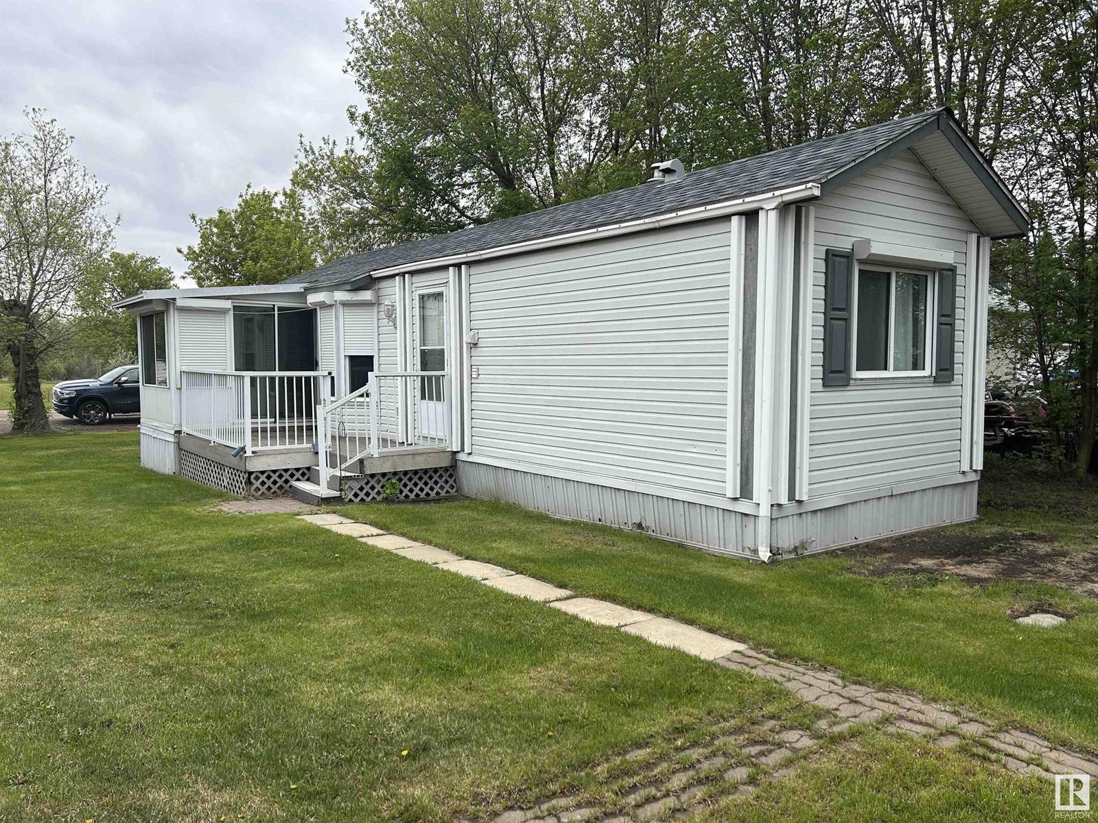 5026 50 AV, Warspite, AB T0A2N0