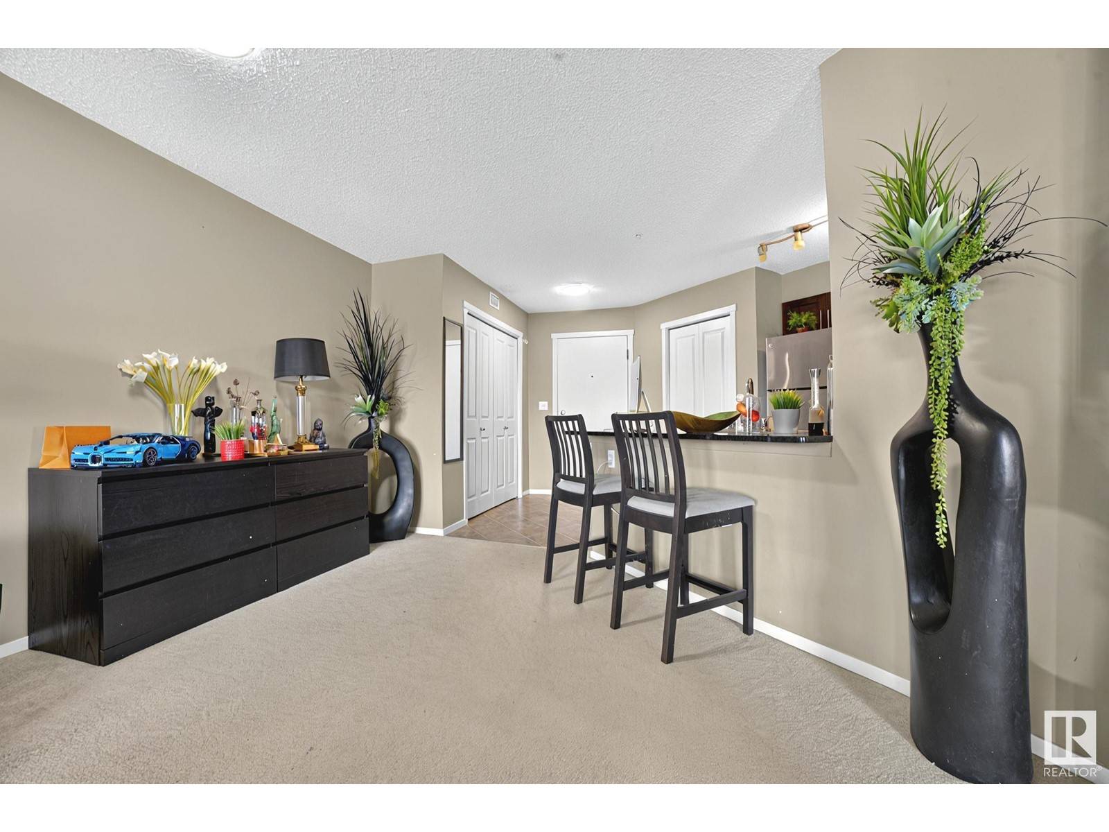 Edmonton, AB T6X2C6,#209 111 WATT CM SW