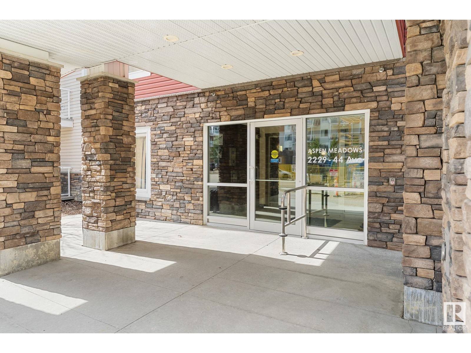 Edmonton, AB T5T0W6,#303 2229 44 AV NW