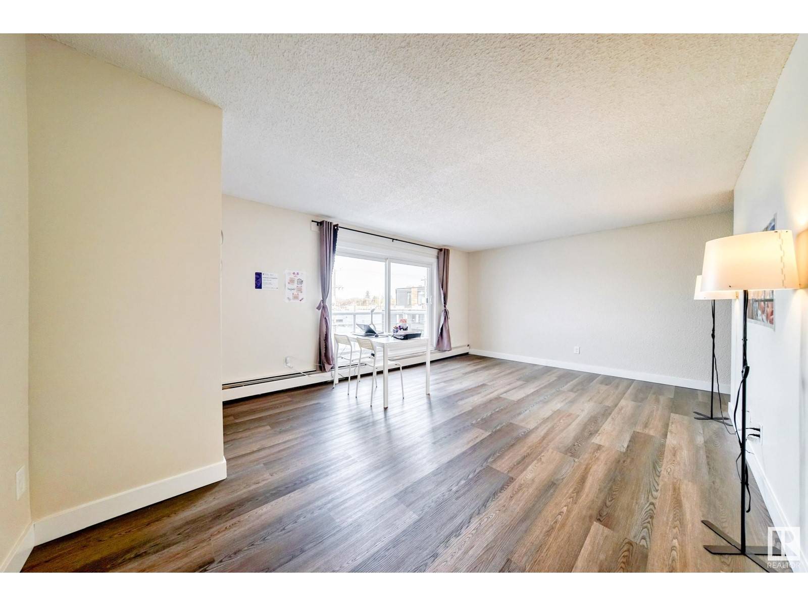 Edmonton, AB T5N1P2,#404 10624 123 ST NW