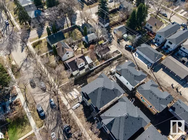 Edmonton, AB T5Y4G6,10815 65 AV NW