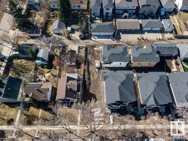 Edmonton, AB T5Y4G6,10815 65 AV NW