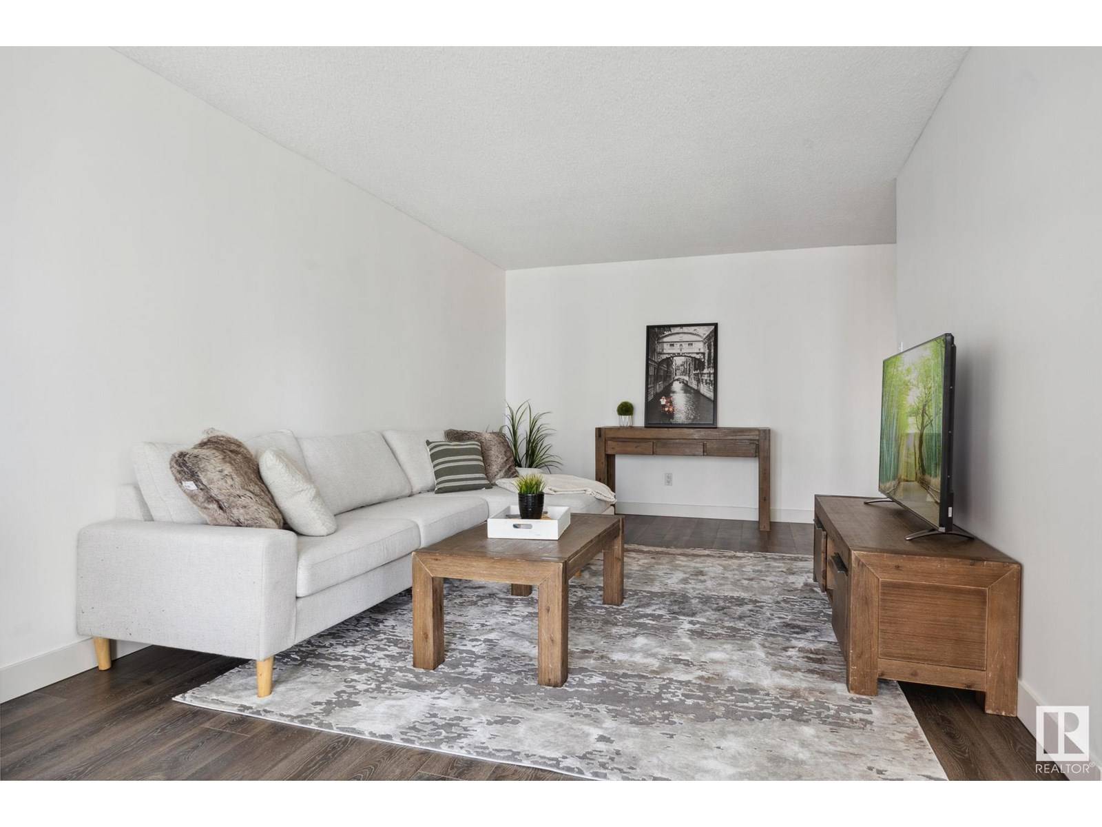 Edmonton, AB T5K1B5,#1001 9725 106 ST NW