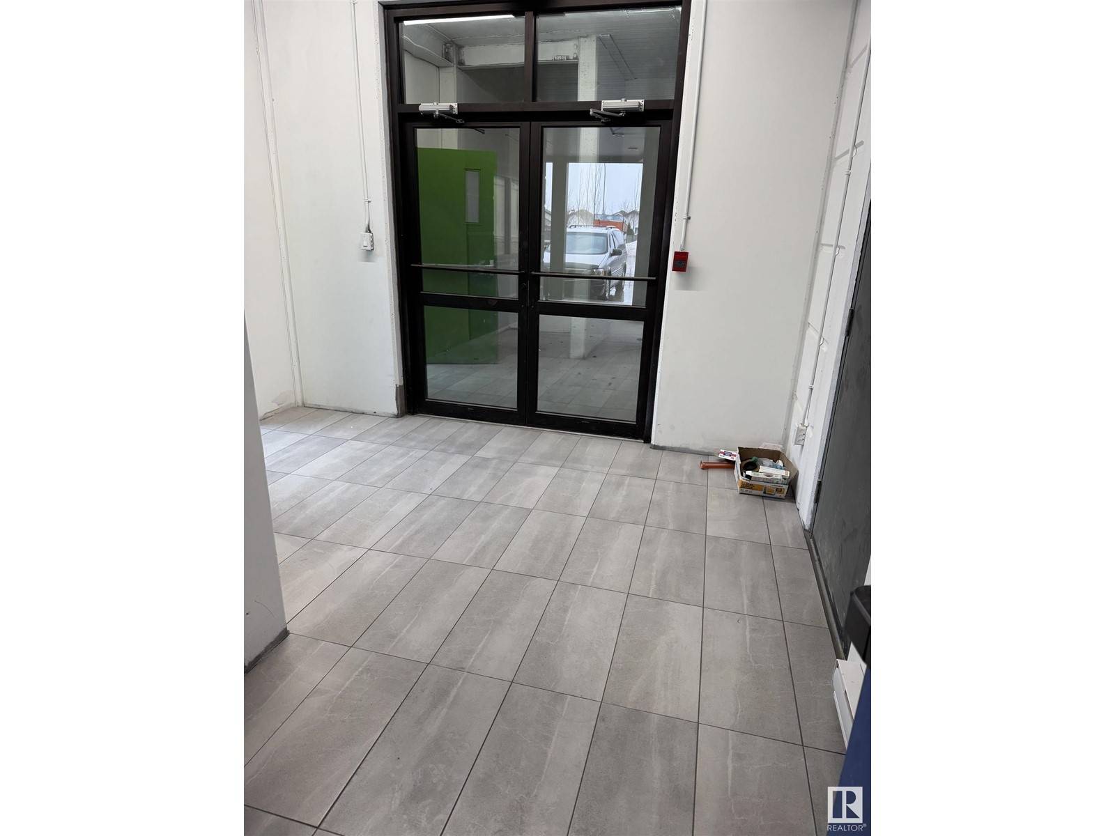 Edmonton, AB T5Y0E7,5008 162ave NW
