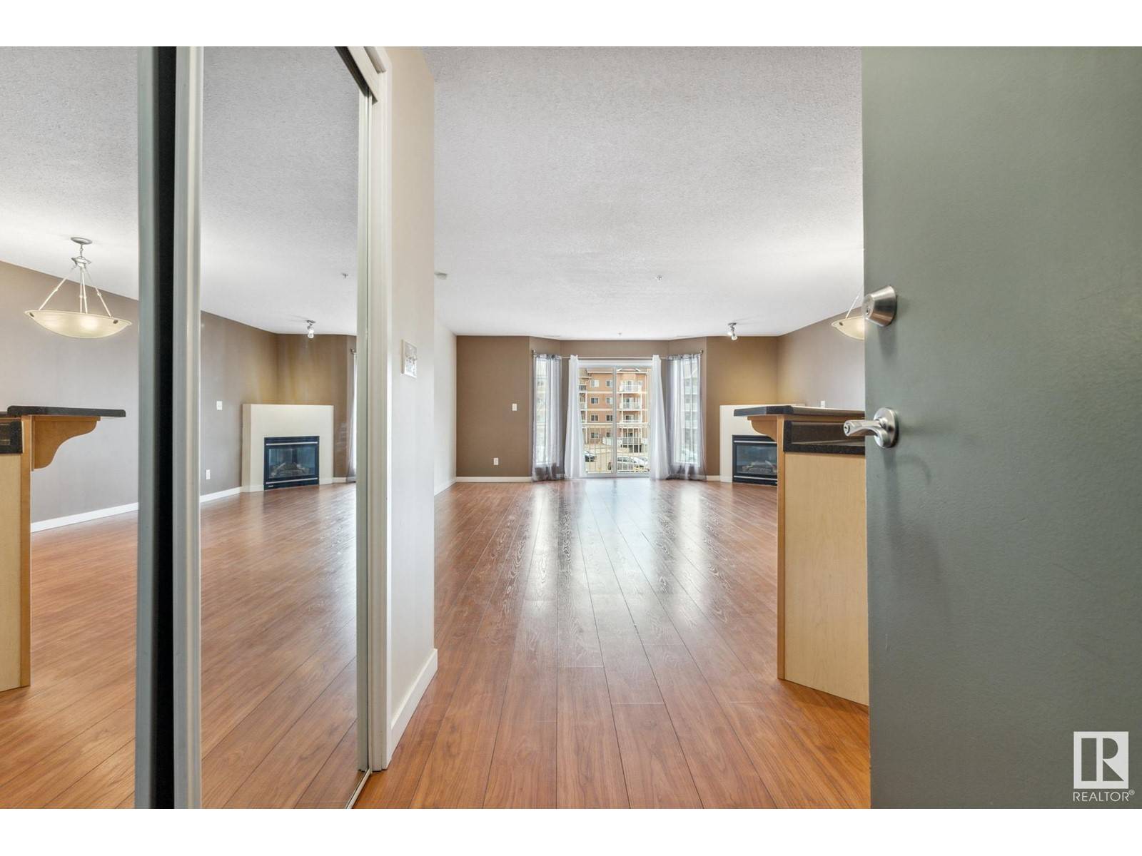 Edmonton, AB T5Y3J4,#223 4312 139 AV NW