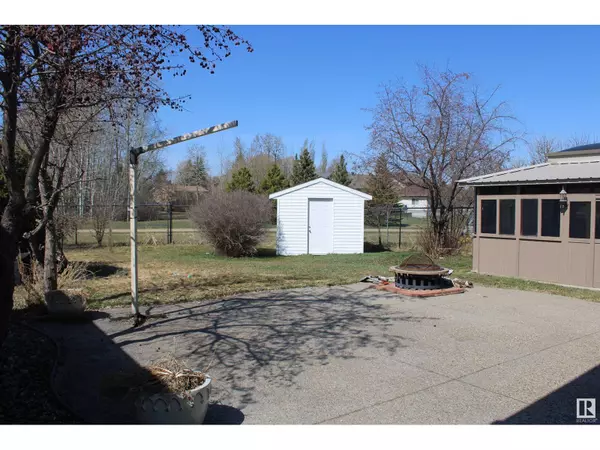 Stony Plain, AB T7Z2A4,5500 CREEKSIDE PT
